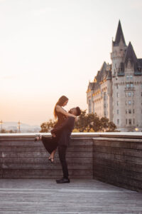 Engagement photographer Ottawa Gatineau romantic couple portrait