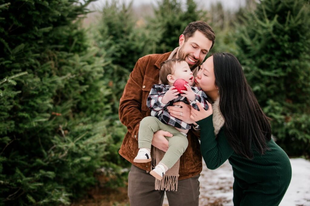 Tree Farm Christmas Mini Sessions Ottawa 2026 | Tree Farm